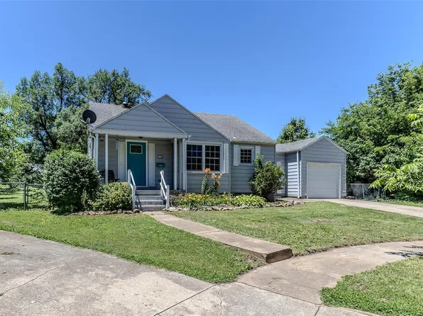 10 Cambridge Ct, Lebanon, MO 65536