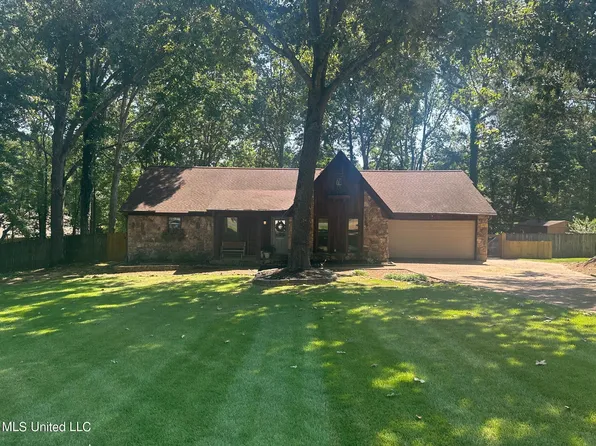 2640 Maple Hill Dr, Nesbit, MS 38651