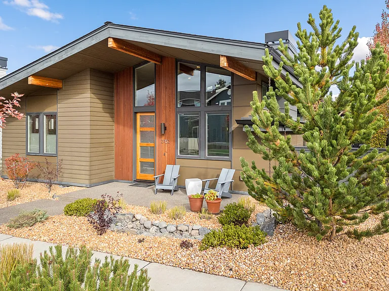 2762 NW High Lakes Loop — Photo 4