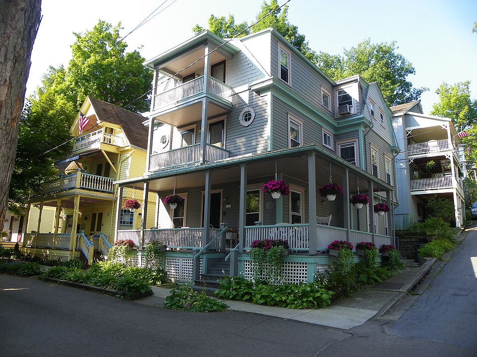 1st image of 12 Simpson Ave