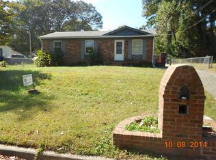 1015 Parkview Dr, Gastonia, NC 28054