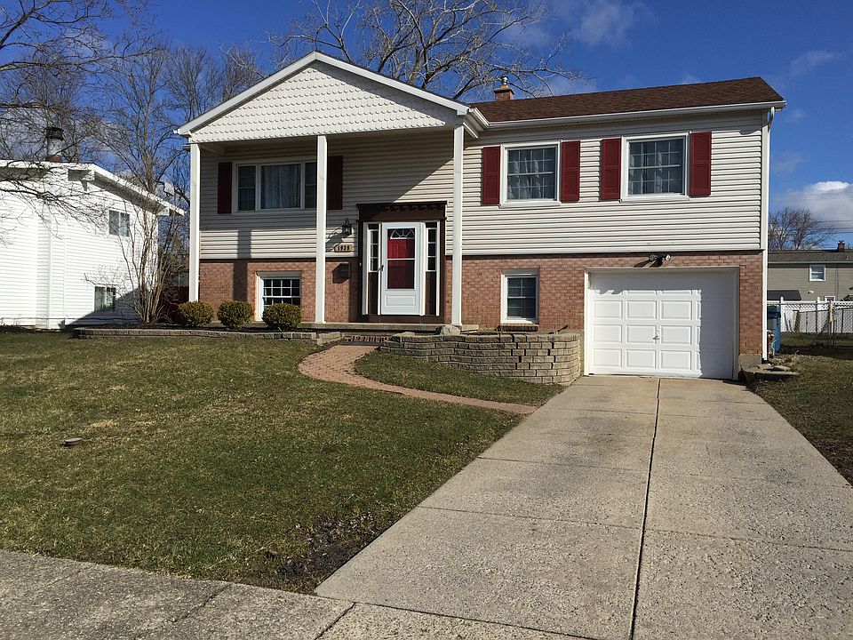 1st image of 1939 Bruce Ln