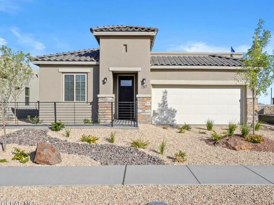 257 Adamtowne Dr