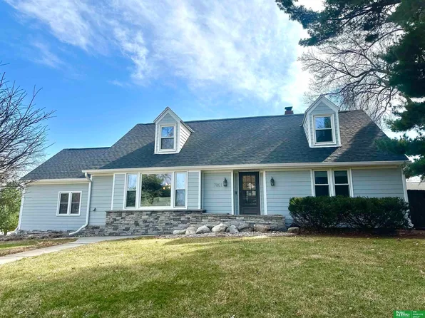7801 Hickory Cir, Omaha, NE 68124