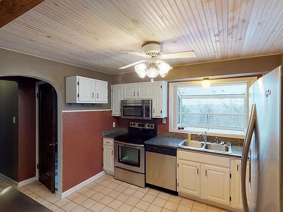 5th image of 156 Snedeker Rd