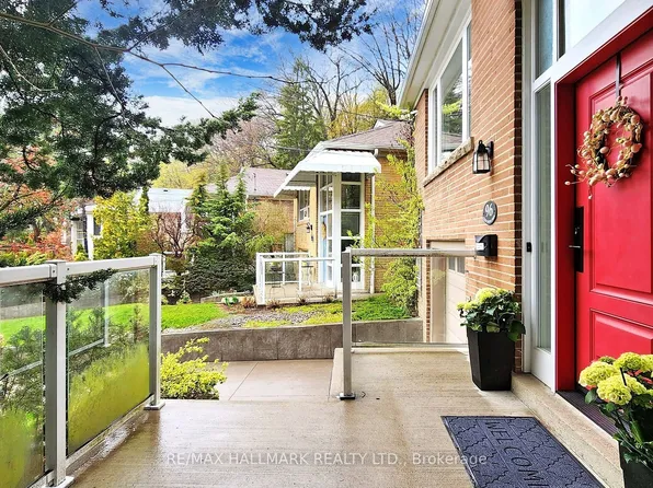 96 Glen Davis Cres, Toronto, ON M4E 1X5