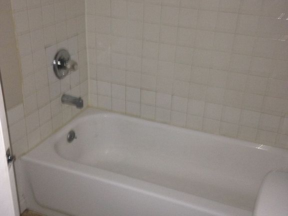 3rd image of 6041 Whitsett Ave APT 309