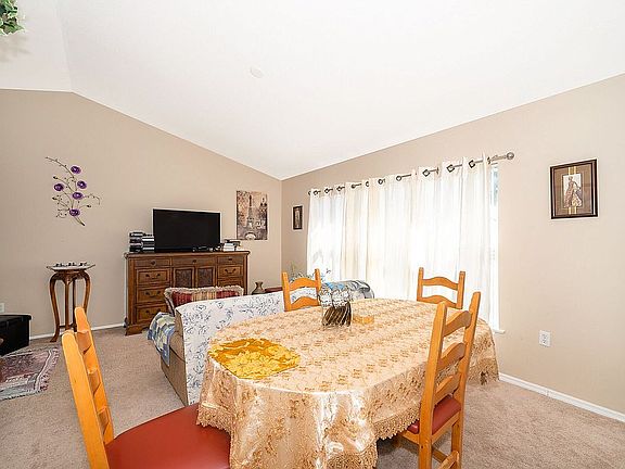 4th image of 866 Massy Ct