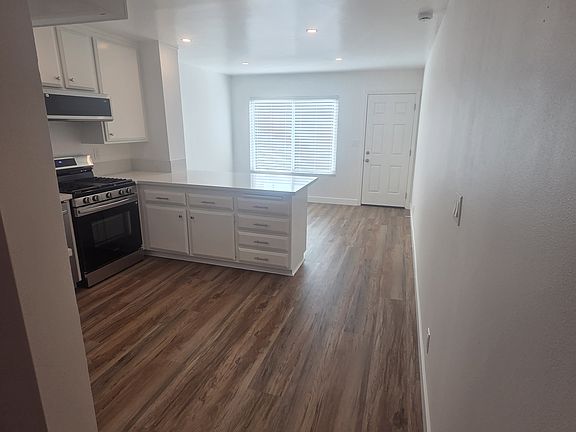 Kitchen & Dining Area