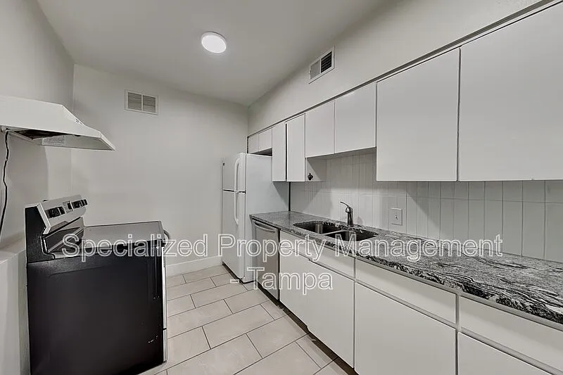 2 bed, 2.0 bath, 1460 sqft, $2,299 — Photo 3