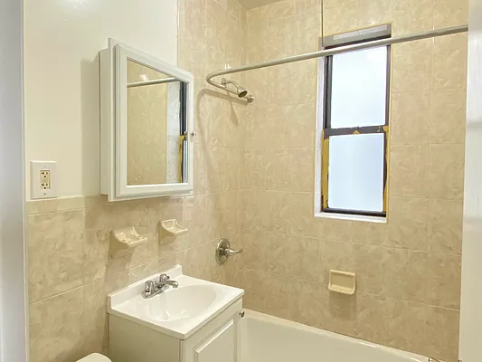 Rented by Best Service Realty Corp | media 3