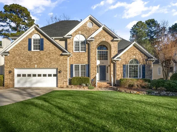 111 Forest Brook Dr, Cary, NC 27519