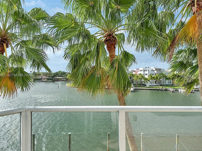 5900 Collins Ave #408 — Photo 4