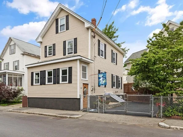 27 Park St, Woburn, MA 01801