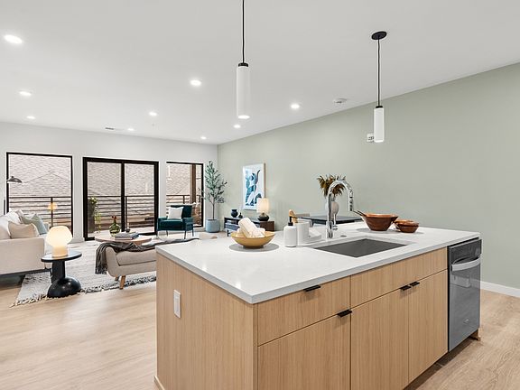 5th image of 635 7th Ave S #318
