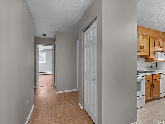 2nd image of UNIT 105-66 19th STREET W