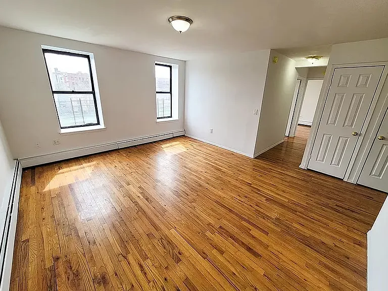 1358 Sheridan Ave #4D — Photo 2
