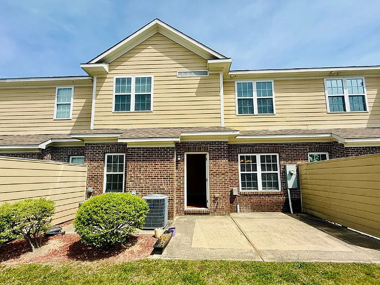 1308 Braybrooke Pl — Photo 45