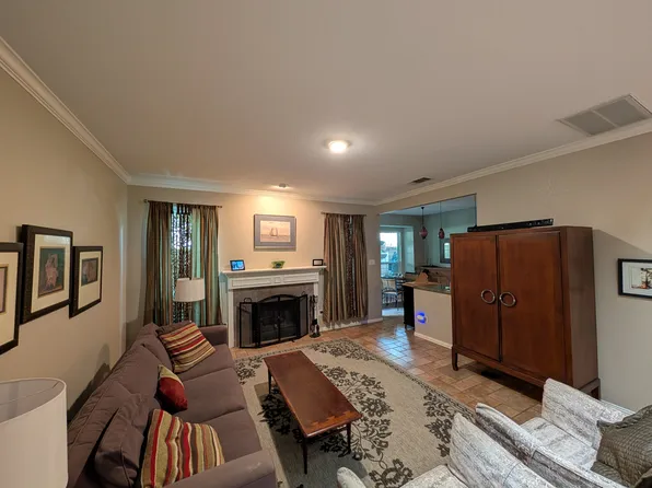 8655 Brittania Ct, Dallas, TX 75243