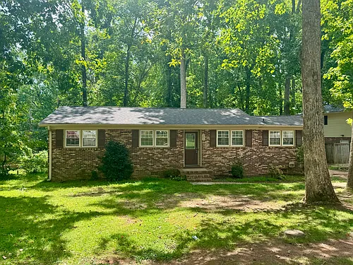305 Anglewood Dr Photo 1