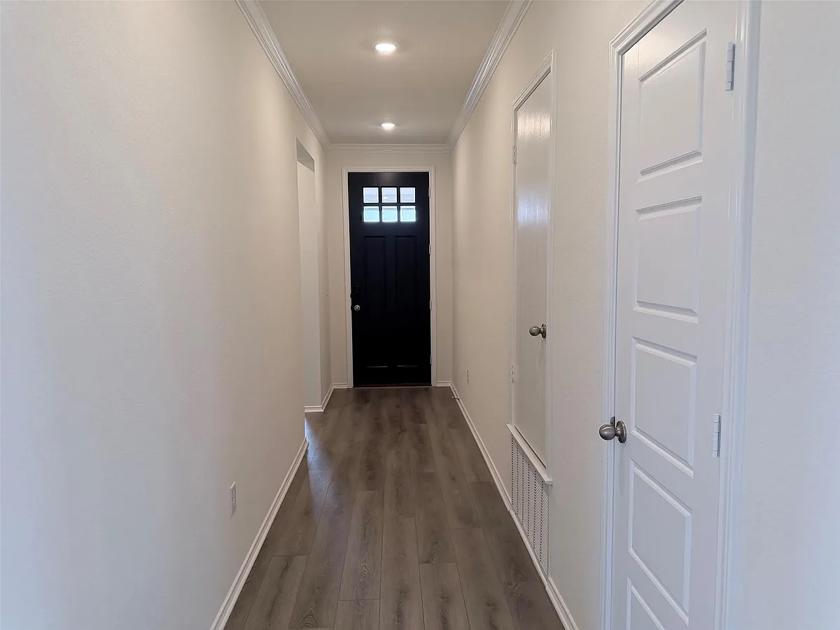 Building Photo - 12901 Staywell Way