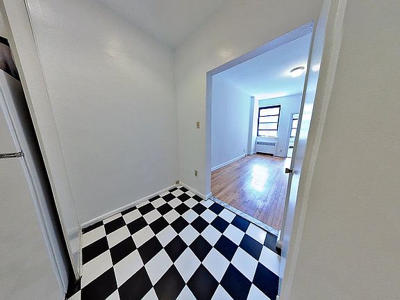 4th image of 258 E 78th St APT 5C