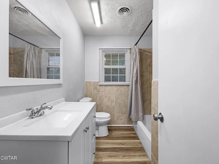 105 Montclair Dr — Photo 7