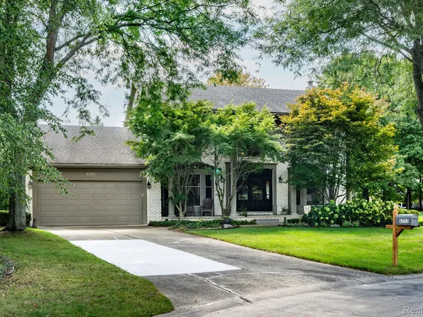 6253 Fairbrook Ct, West Bloomfield, MI 48322