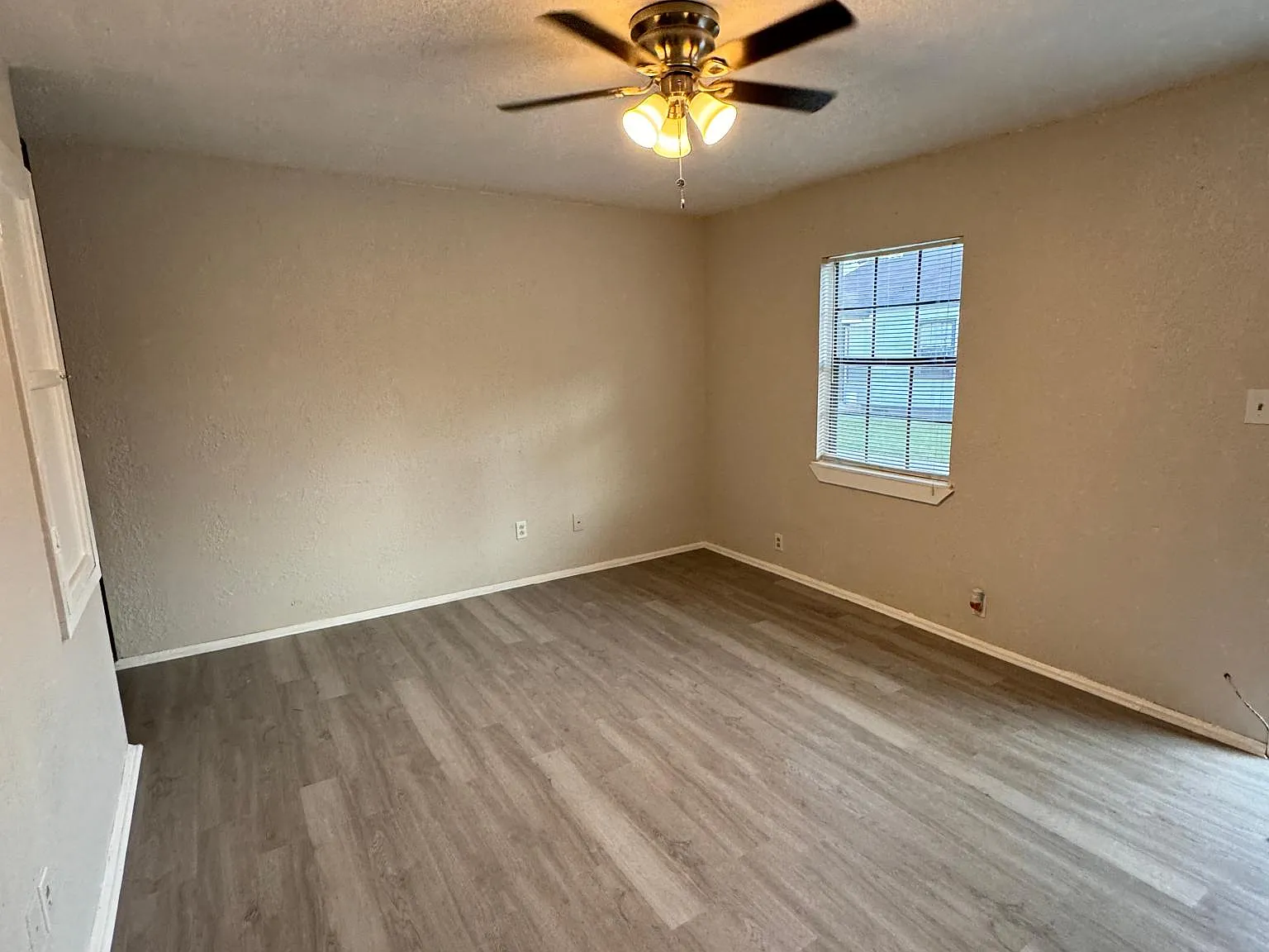 2 bed, 748 sqft, $750 — Photo 4