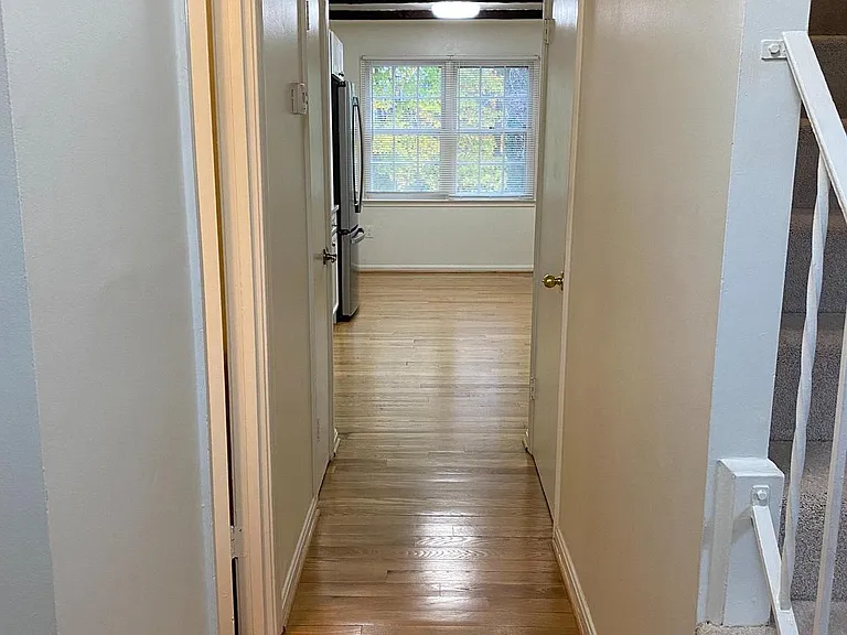 6802 Dina Leigh Ct — Photo 37