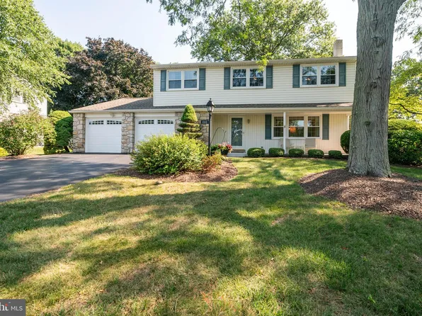 1333 Pickwick Ln, Lansdale, PA 19446