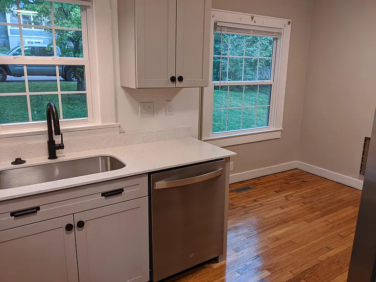 905 Gertrude Ave — Photo 10
