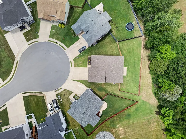 513 Wingfield Ct — Photo 42