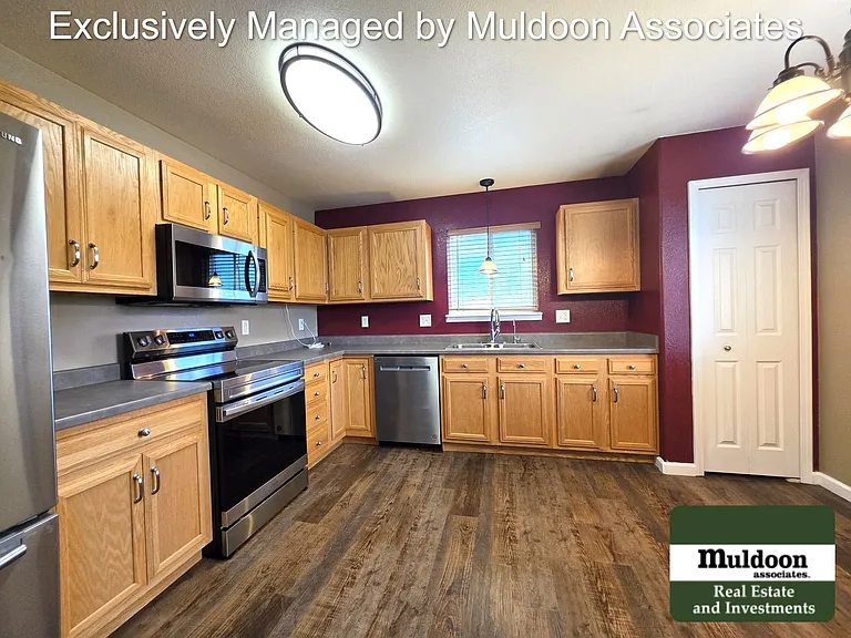 7599 Sailwind Dr — Photo 5