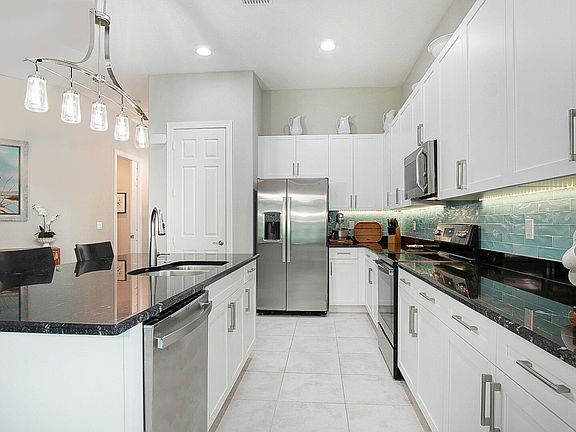 3rd image of 2652 Conifer Drive