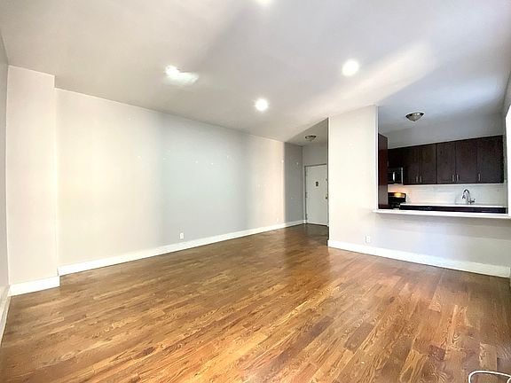 2nd image of 120 W 116th St #E5