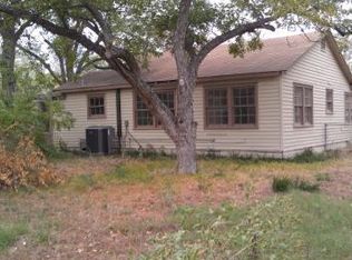 1602 Willow St, Hearne, TX 77859