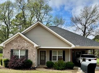 246 Dove Whitaker Rd, Caledonia, MS 39740