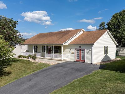 18 S Foxhall Ln, Weyers Cave, VA, 24486