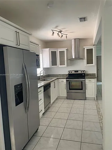 1435 NE 173rd St Photo 1