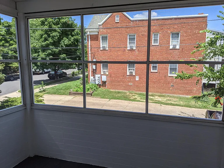 3931 W St NW #1 — Photo 40