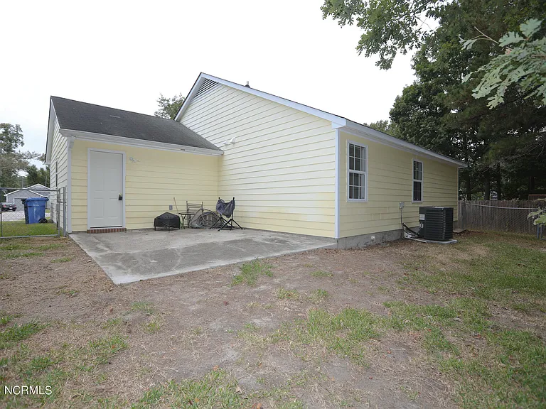 621 S Hampton Dr — Photo 20