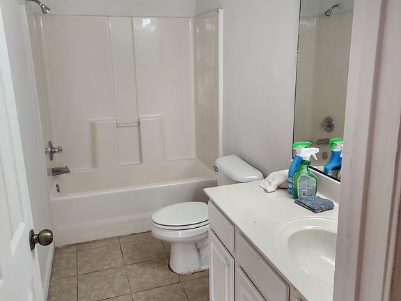 4th image of 1797 Barberry Dr
