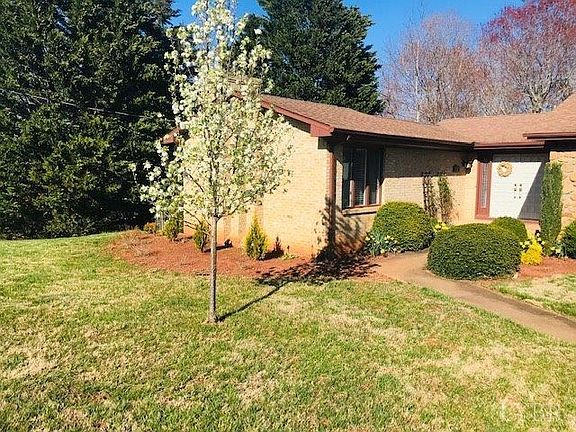 3rd image of 132 Saint Johns Dr