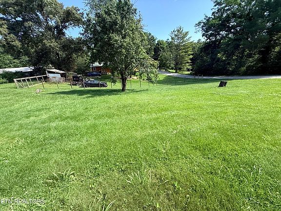 3rd image of 431 Patton Heights Cir