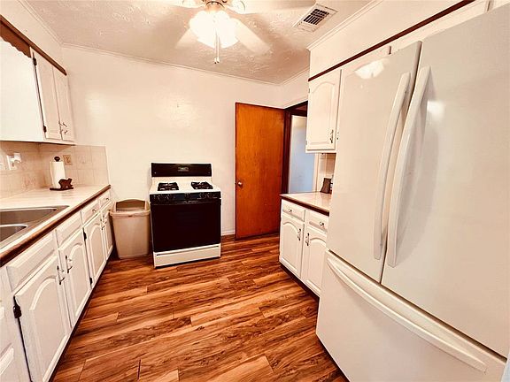 3rd image of 1207 Avenue J