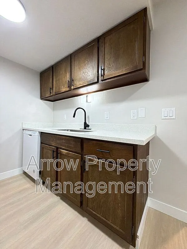 1 bed, 1.0 bath, 598 sqft, $795 — Photo 4