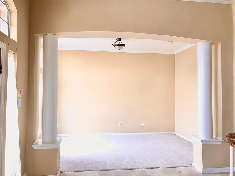 525 Salisbury Dr — Photo 3
