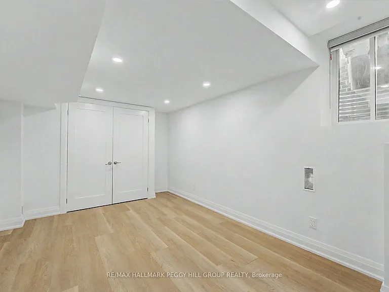 76 Nottingham Rd #LOWER — Photo 8