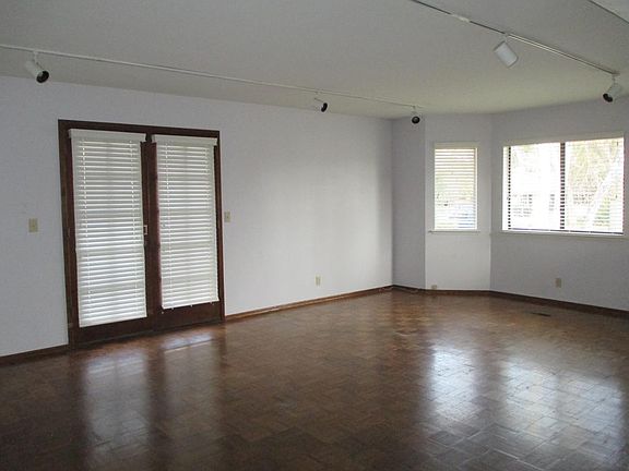 3rd image of 7531 Miller Ave